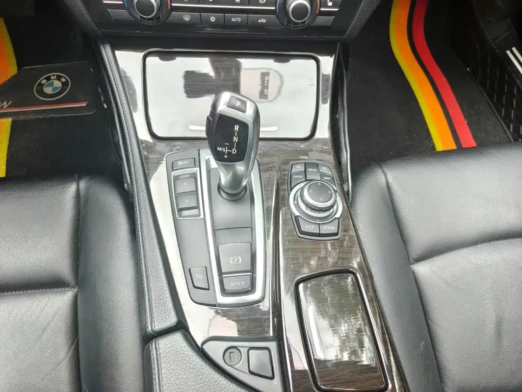 BMW 5 Series — миниатюра 7