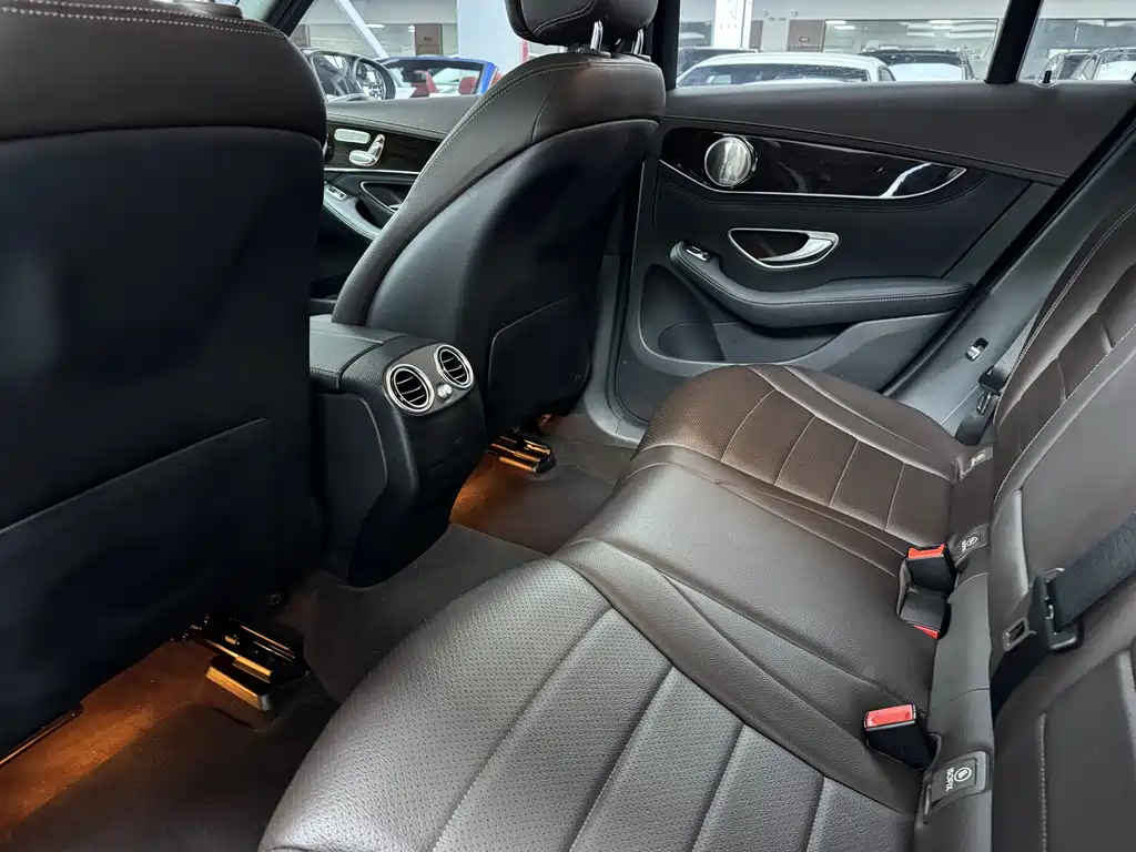 Mercedes-Benz GLC 2018 GLC 260 4MATIC Luxury
