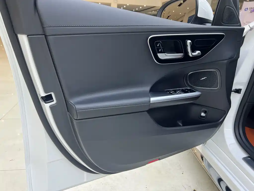 Mercedes-Benz C-Class — миниатюра 17
