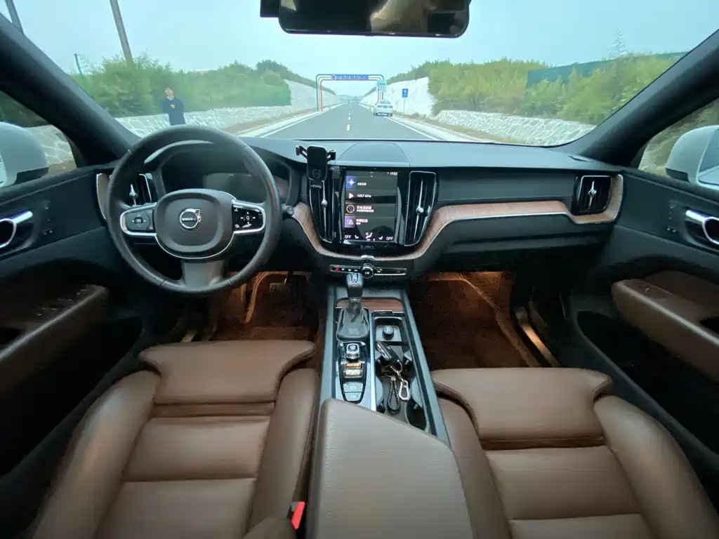 Volvo XC60 — миниатюра 9