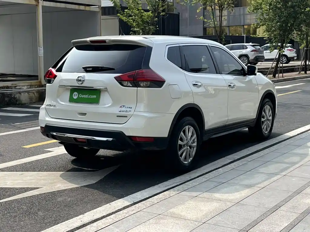 Nissan X-Trail — миниатюра 11