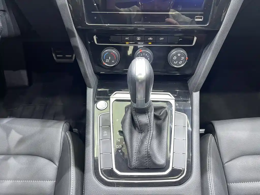 Volkswagen Magotan — миниатюра 6