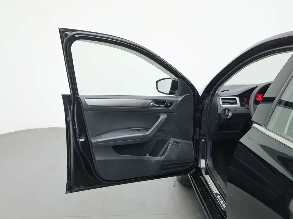 Volkswagen Santana — миниатюра 8