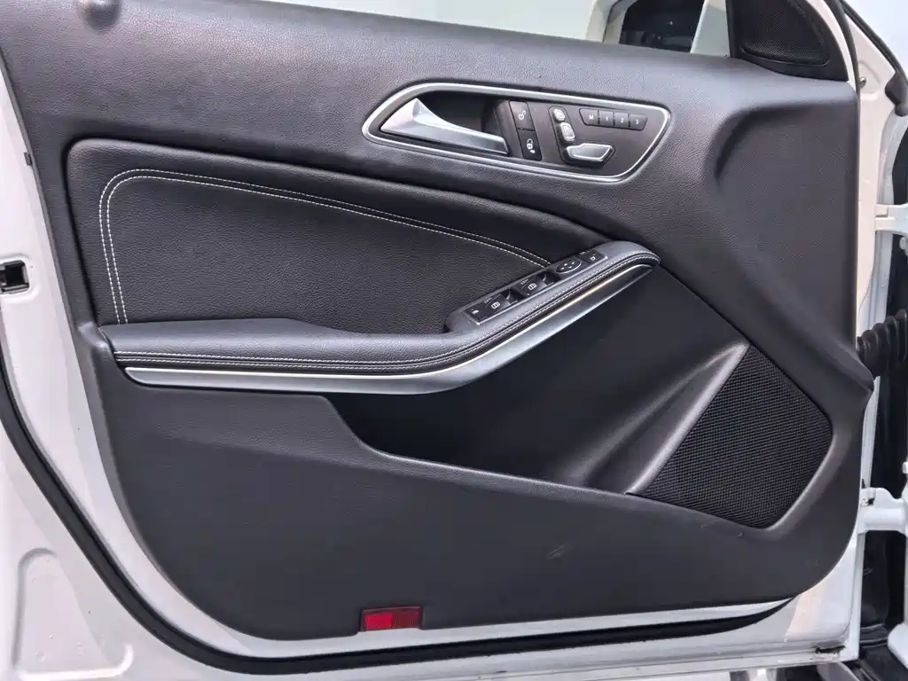 Mercedes-Benz GLA — миниатюра 8