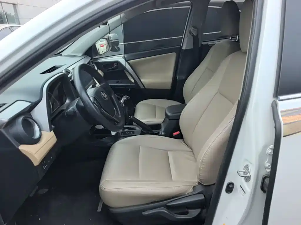 Toyota RAV4 — миниатюра 15
