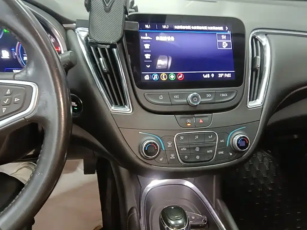 Chevrolet Malibu XL — миниатюра 13