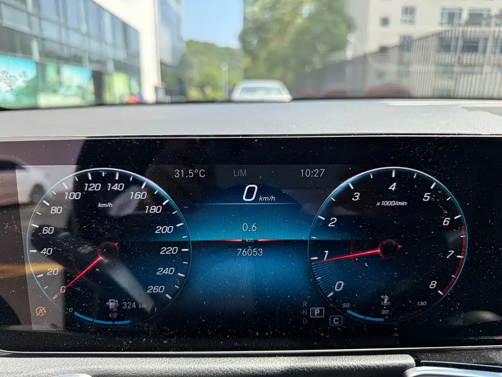 Mercedes-Benz GLB — миниатюра 9