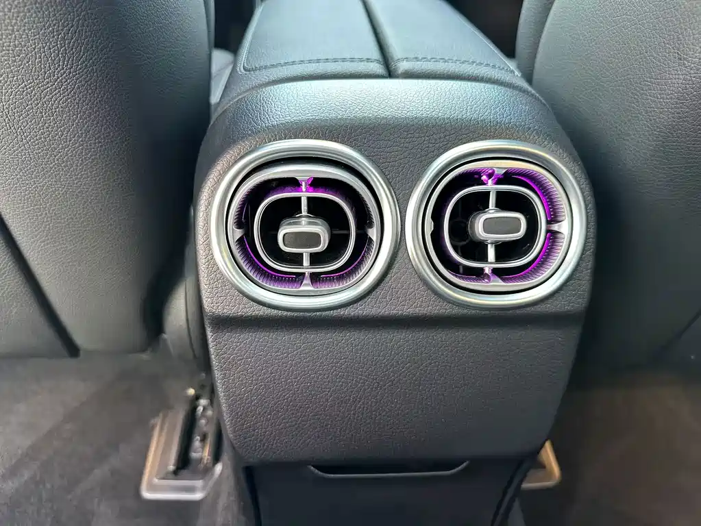 Mercedes-Benz C-Class — миниатюра 15