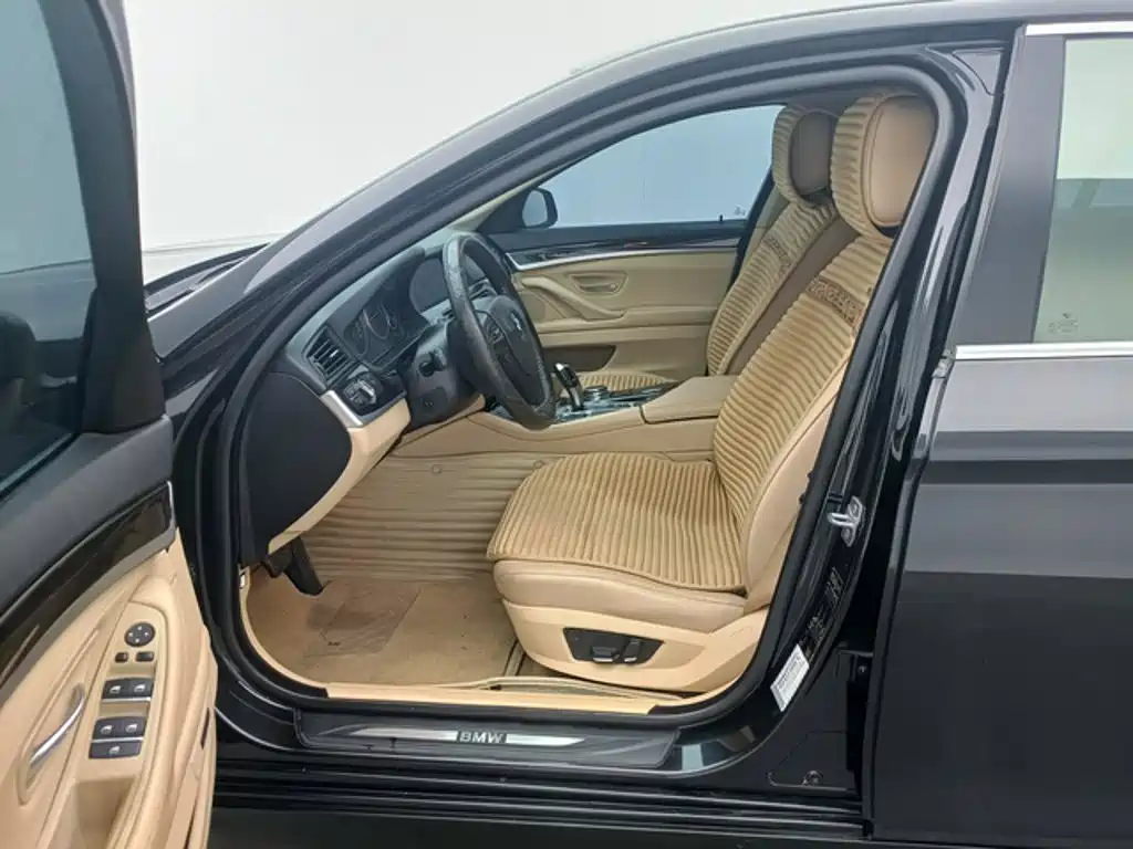 BMW 5 Series — миниатюра 6