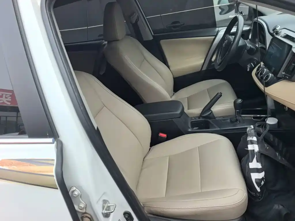 Toyota RAV4 — миниатюра 25