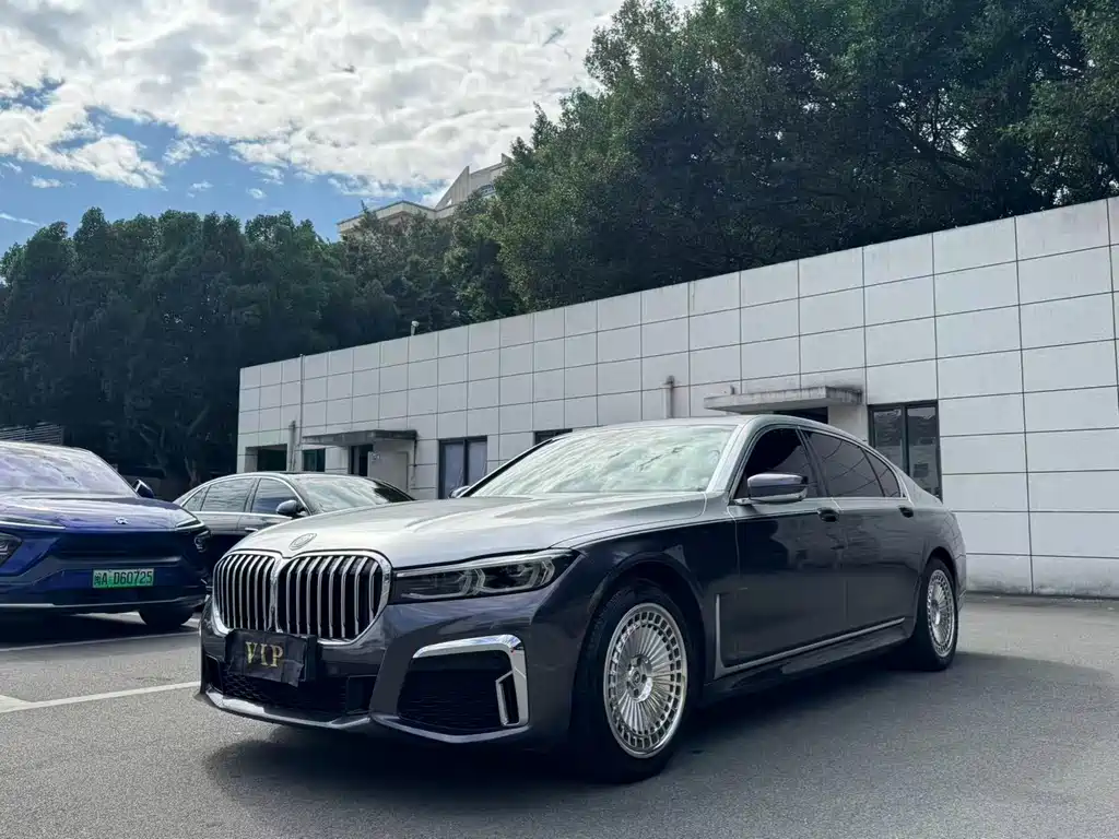BMW 7 SERIES