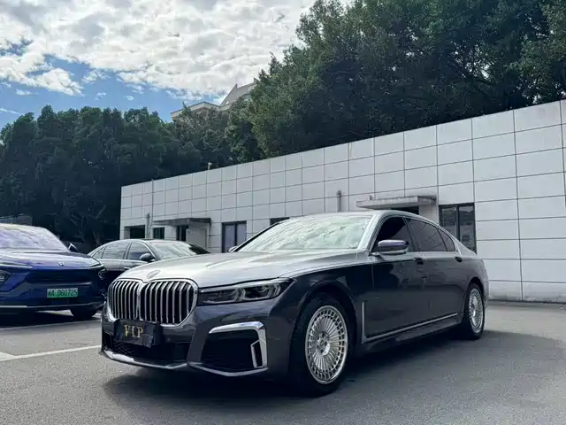 BMW 7 SERIES