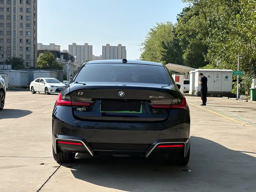 BMW i3 — миниатюра 13