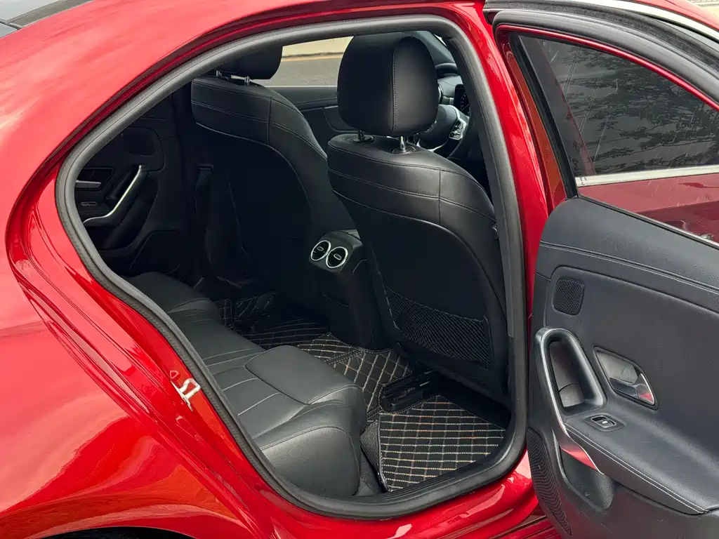 Mercedes-Benz A-Class — миниатюра 12