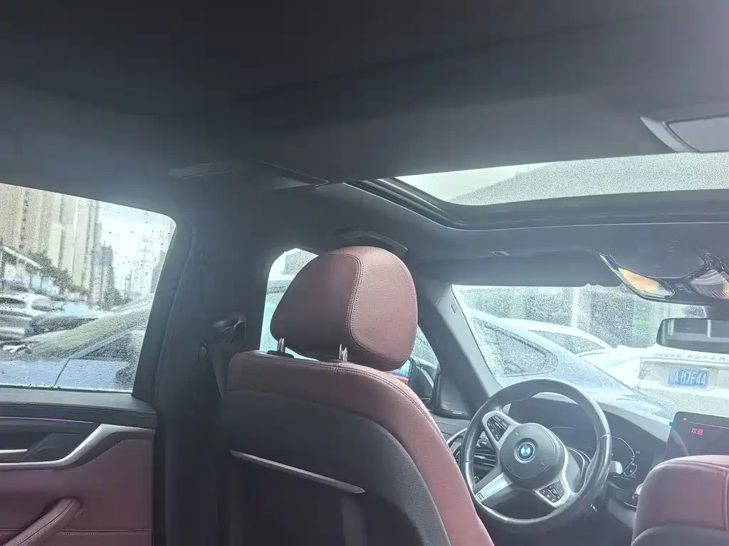 BMW 5 Series New Energy — миниатюра 15
