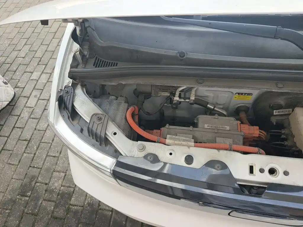 Wuling MINIEV — миниатюра 20