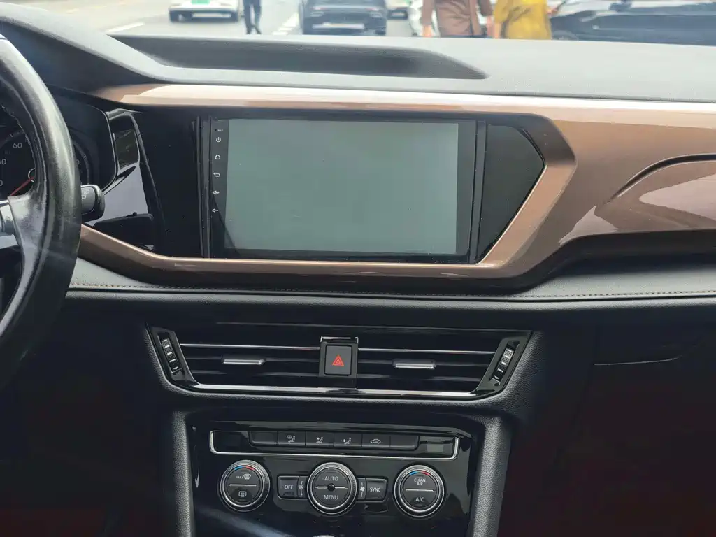 Volkswagen Tharu — миниатюра 8