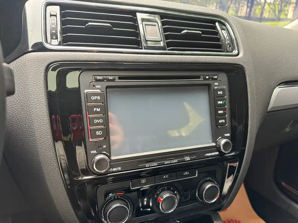 Volkswagen Sagitar — миниатюра 8