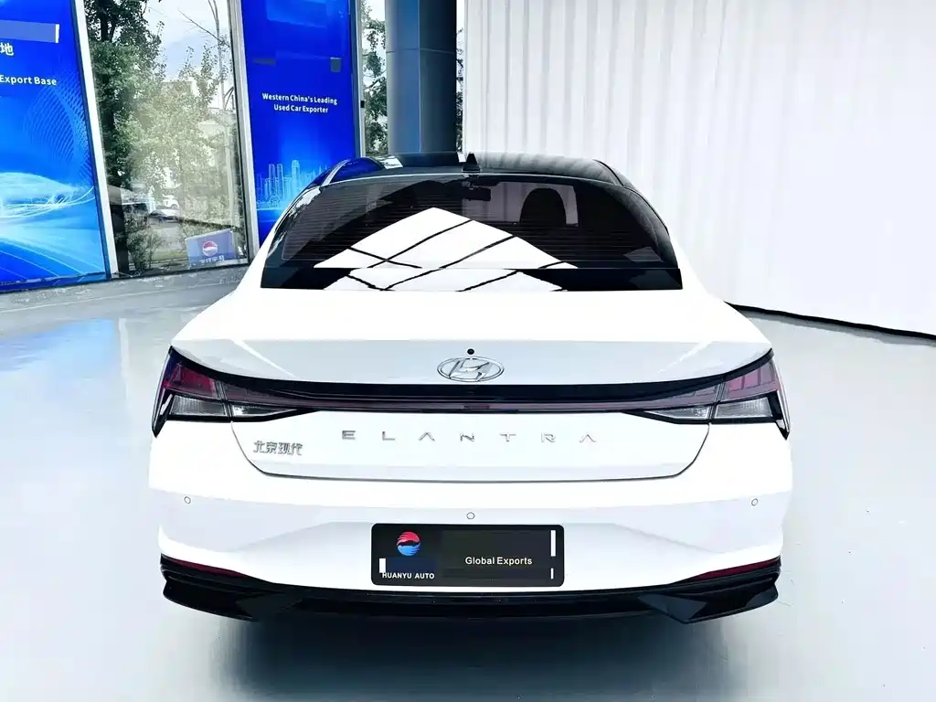 Hyundai Elantra 2022 — фото 15