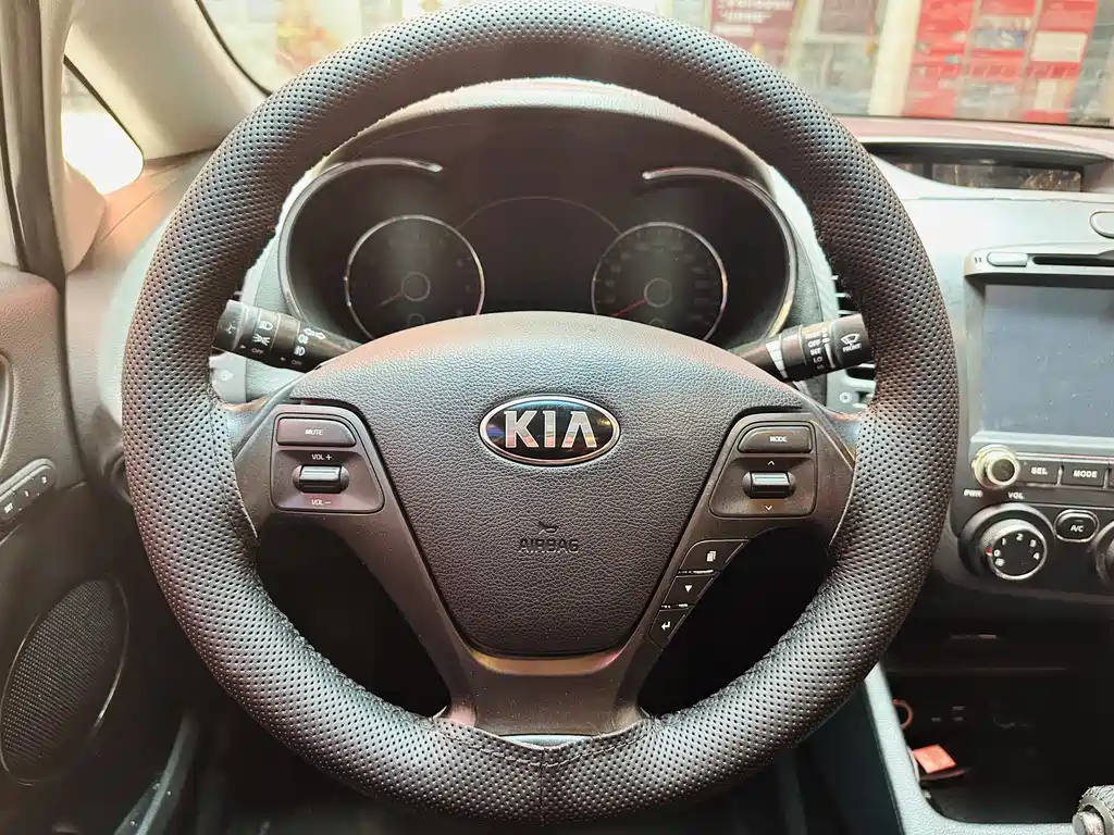 Kia K3 2015 1.6L AT GLS