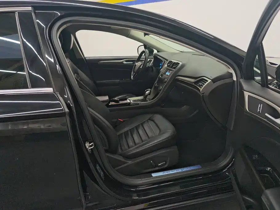 Ford Mondeo — миниатюра 8