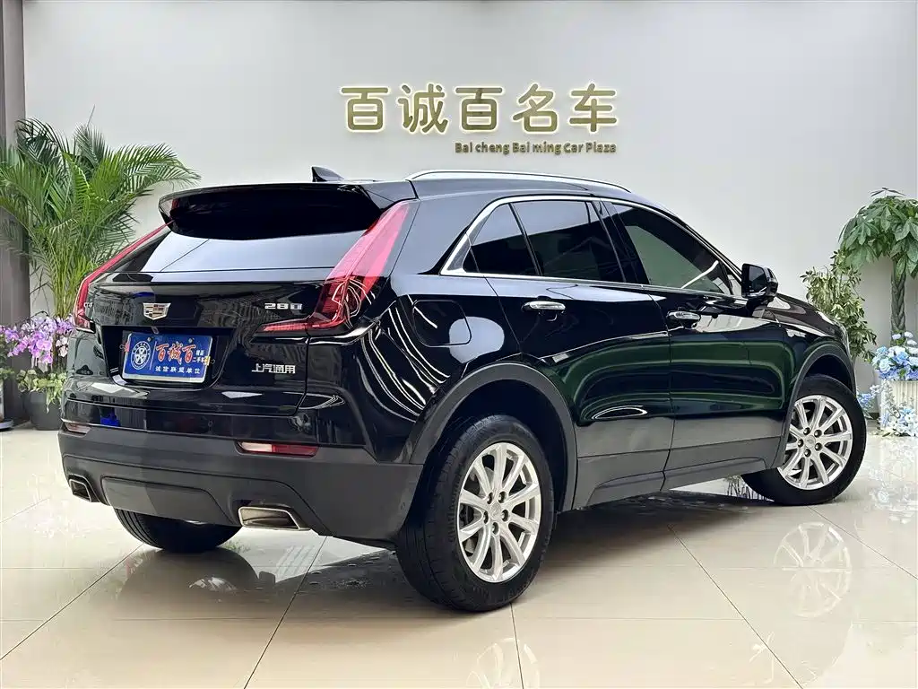 CADILLAC XT4