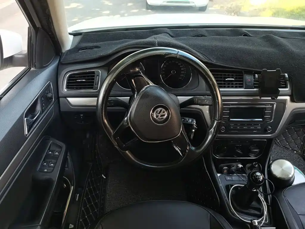 Volkswagen Lavida — миниатюра 6