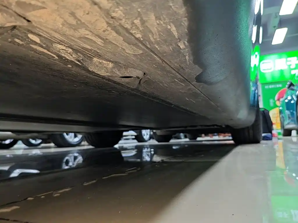Tesla Model Y — миниатюра 22