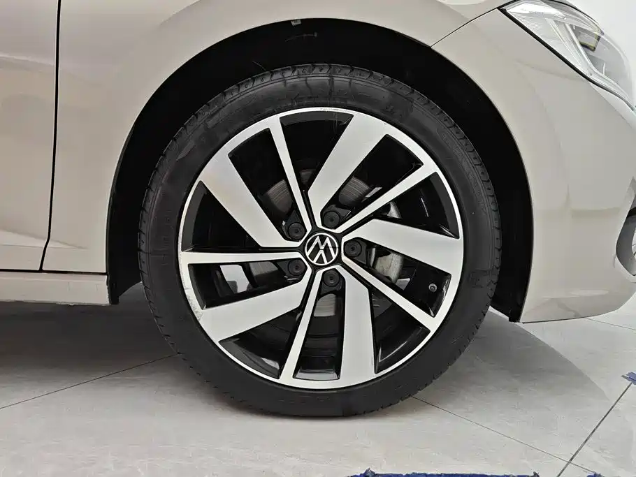 Volkswagen Sagitar — миниатюра 6