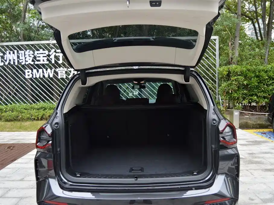 BMW iX3 — миниатюра 8