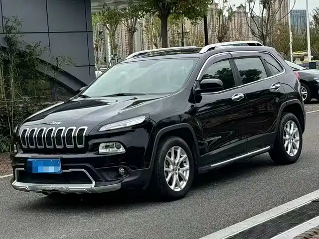 JEEP FREE LIGHT 2017