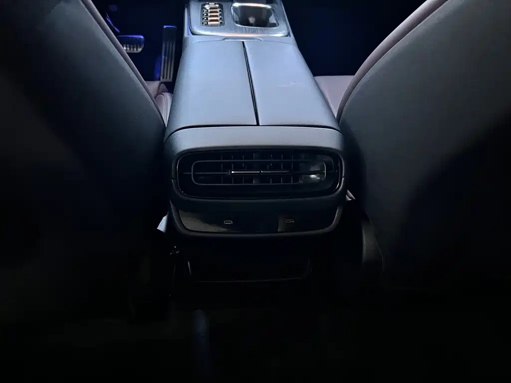 Xiaomi SU7 — миниатюра 14
