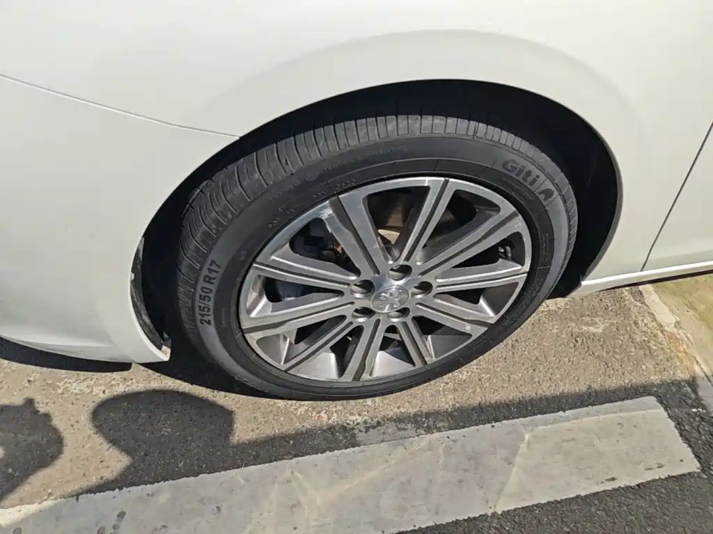 Peugeot 408 — миниатюра 23
