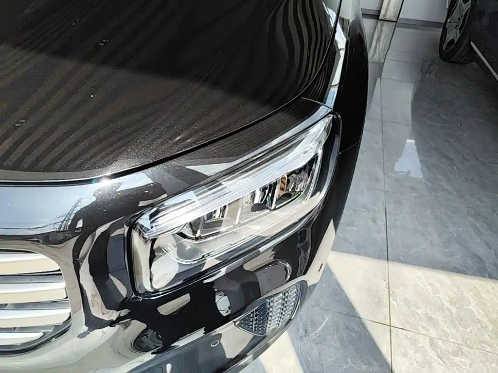 Mercedes-Benz GLB — миниатюра 24