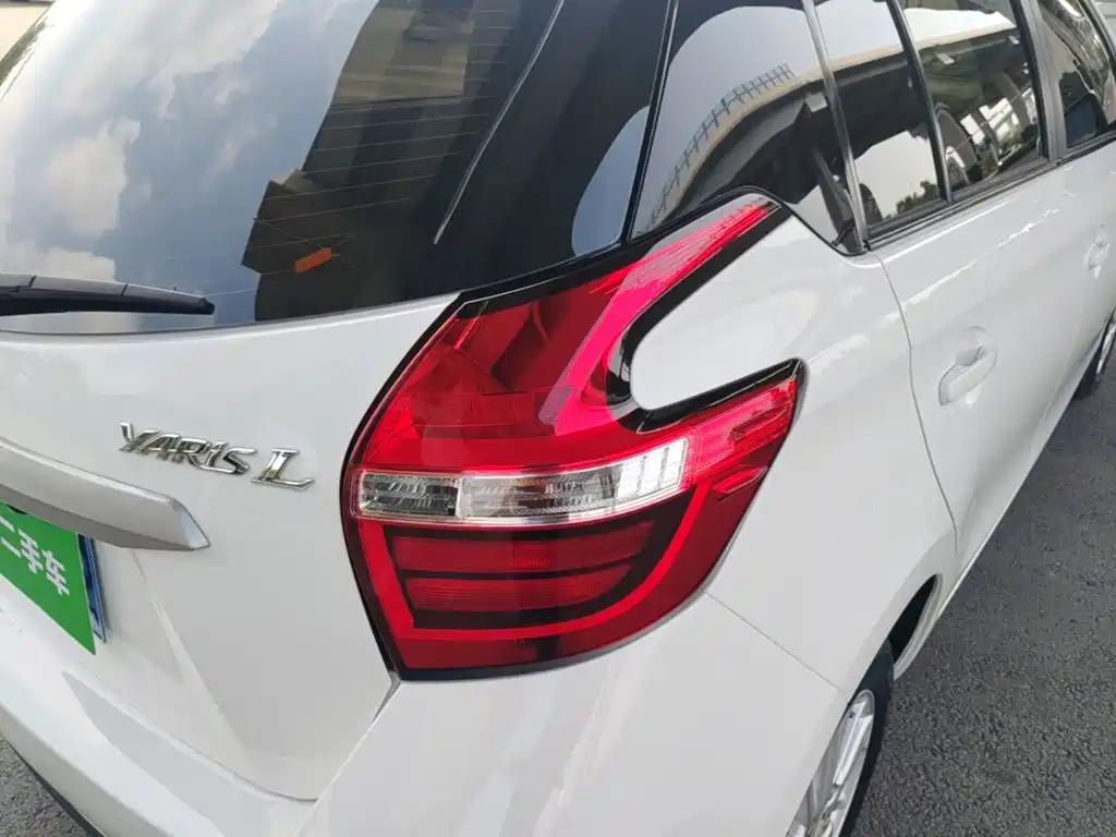 Toyota Yaris L — миниатюра 8