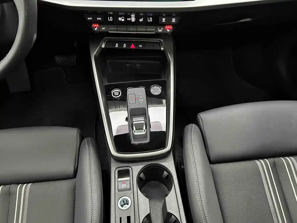 Audi A3 2022 — фото 10