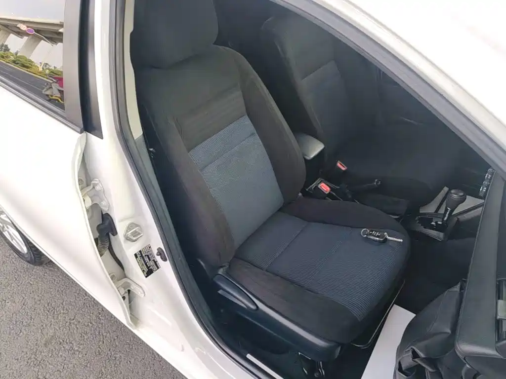Toyota Yaris L — миниатюра 25