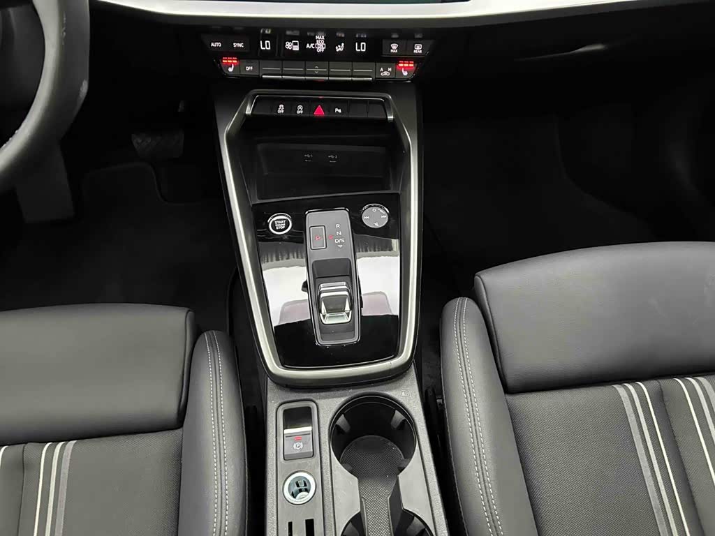Audi A3 1.4 л 2023 г. Зелёный, пробег 22799 км