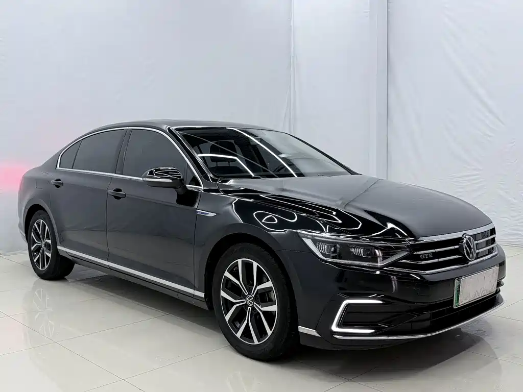 Volkswagen Magotan PHEV — миниатюра 3