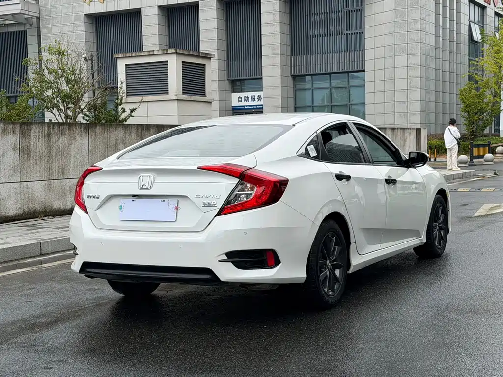 Honda Civic — миниатюра 5