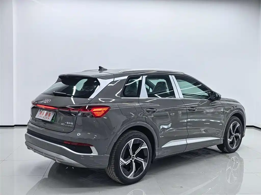Audi Q4 e-tron — миниатюра 4