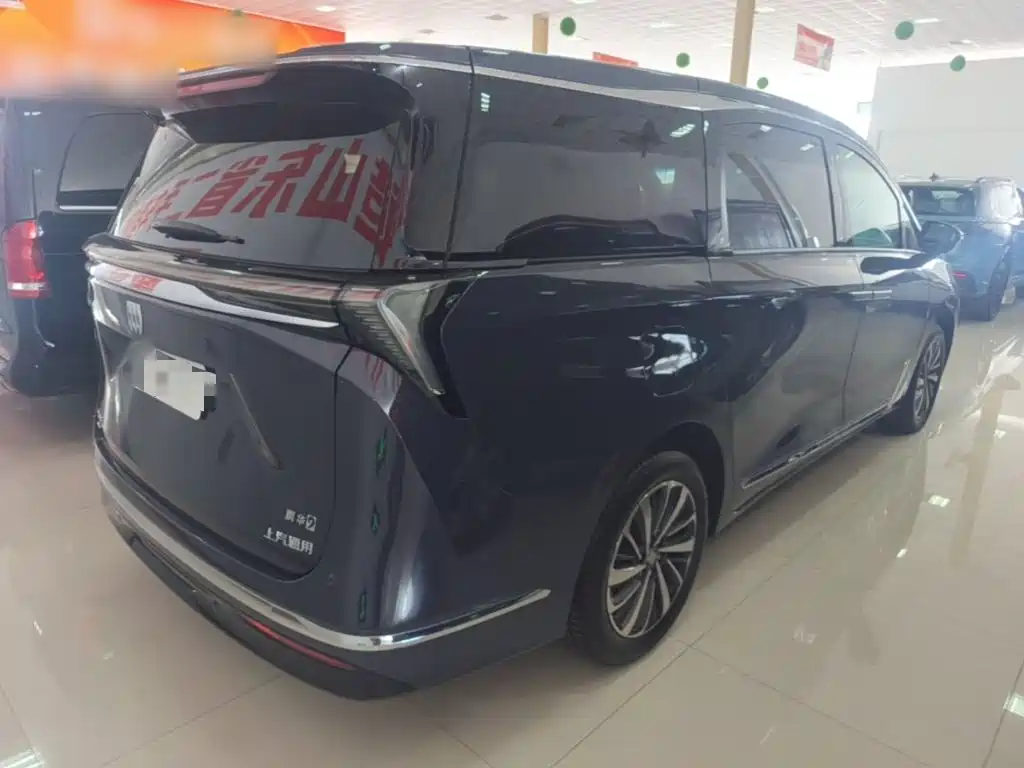 Buick GL8 Hybrid — миниатюра 5