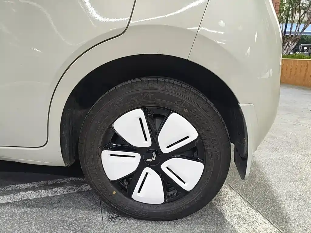 Wuling MINIEV — миниатюра 16