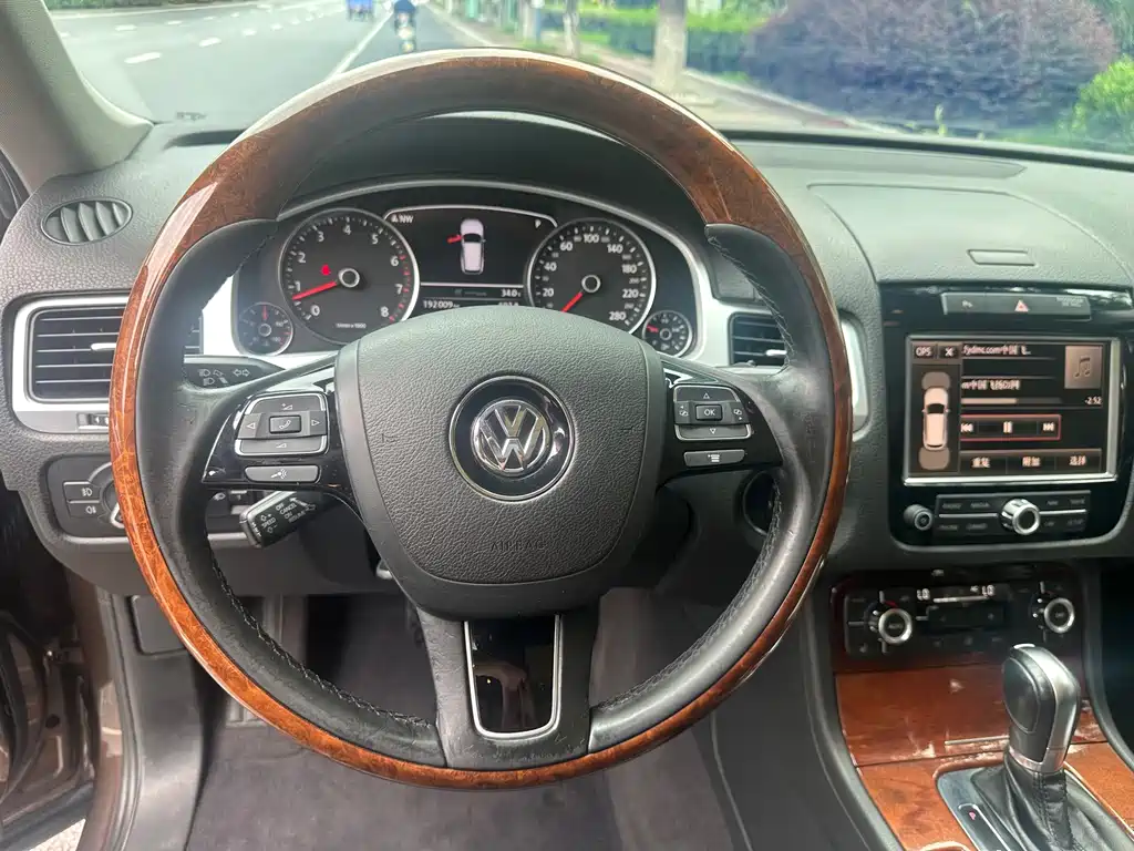 Volkswagen Touareg — миниатюра 13