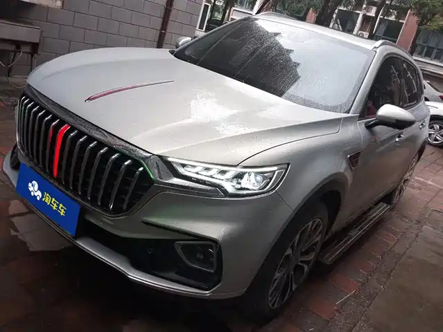 RED FLAG HONGQI HS5 2021