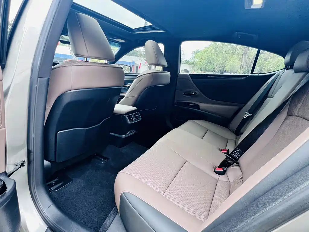 Lexus ES — миниатюра 8