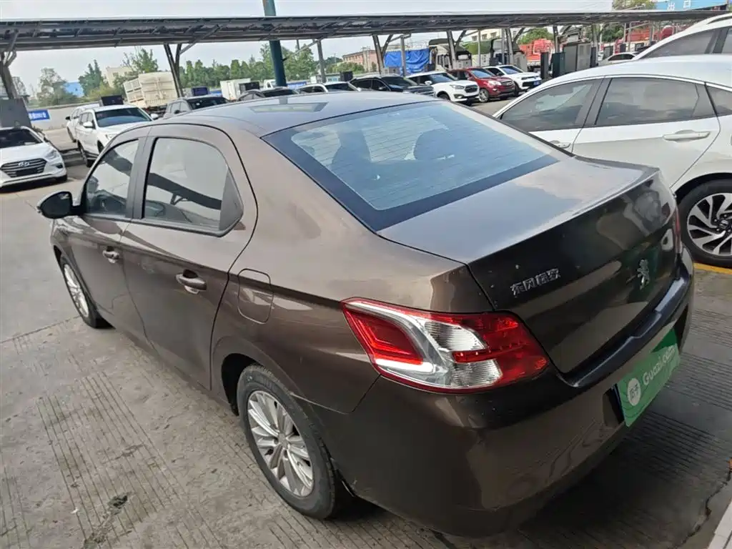 Peugeot 301 2014 1.6L MT Luxury