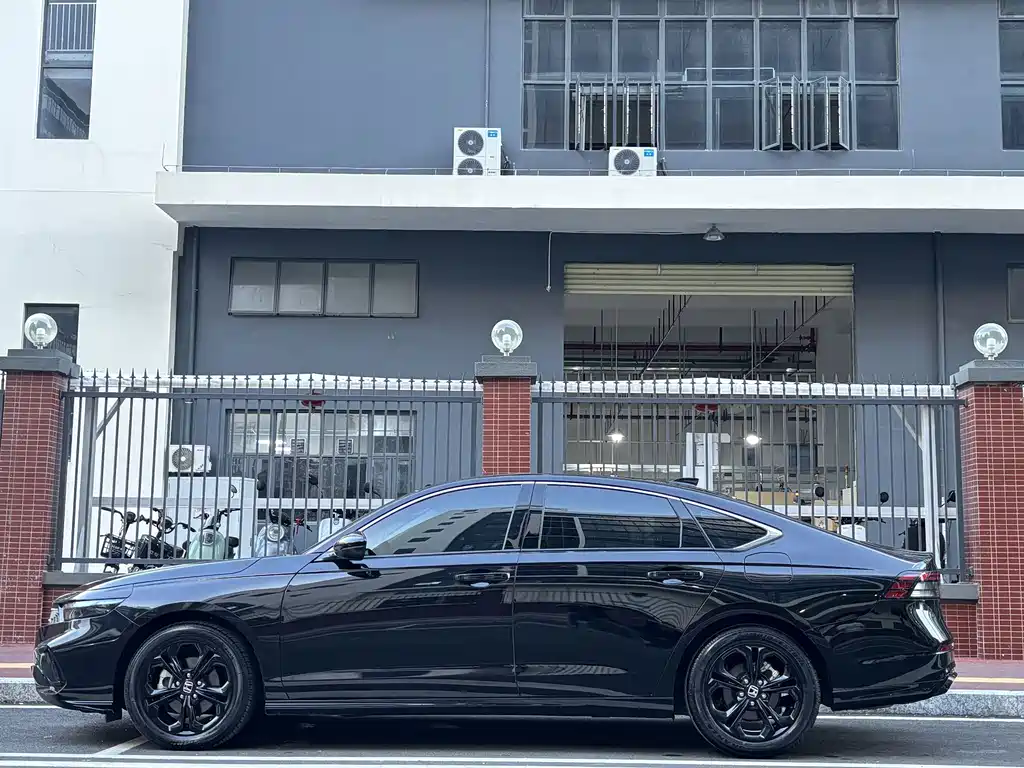 Honda Accord — миниатюра 6