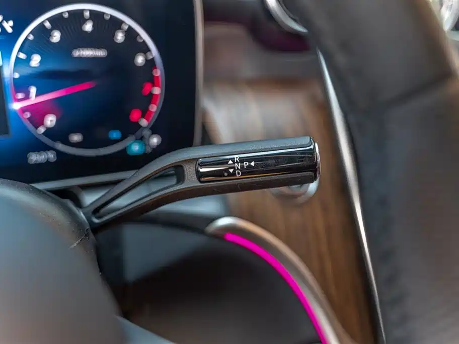 Mercedes-Benz GLC 2023 GLC 300 L 4MATIC 5 мест