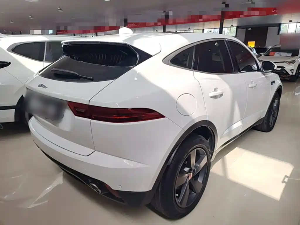 Jaguar E-PACE — миниатюра 7